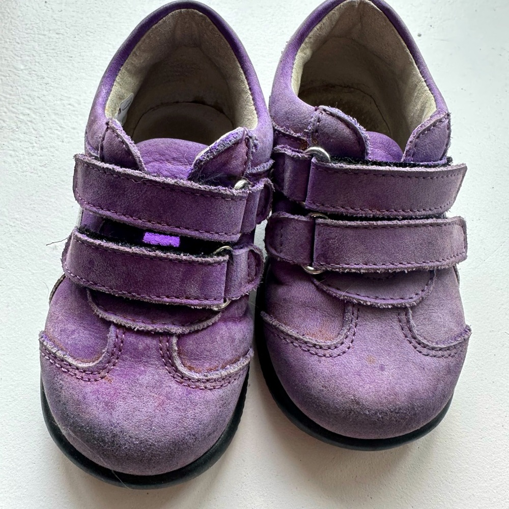 Toddler Leather Sneakers Size 22